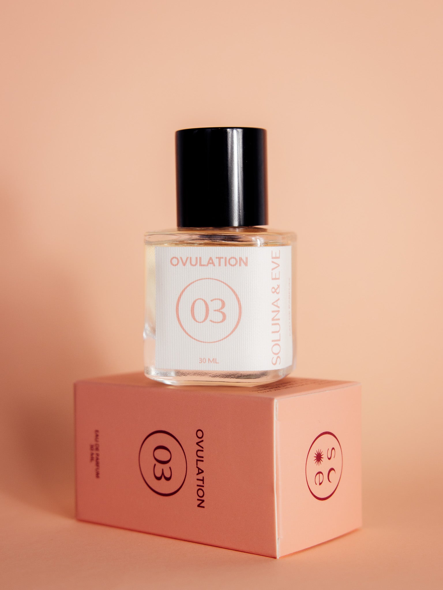 Hormone-safe perfume for ovulation with natural essential oils